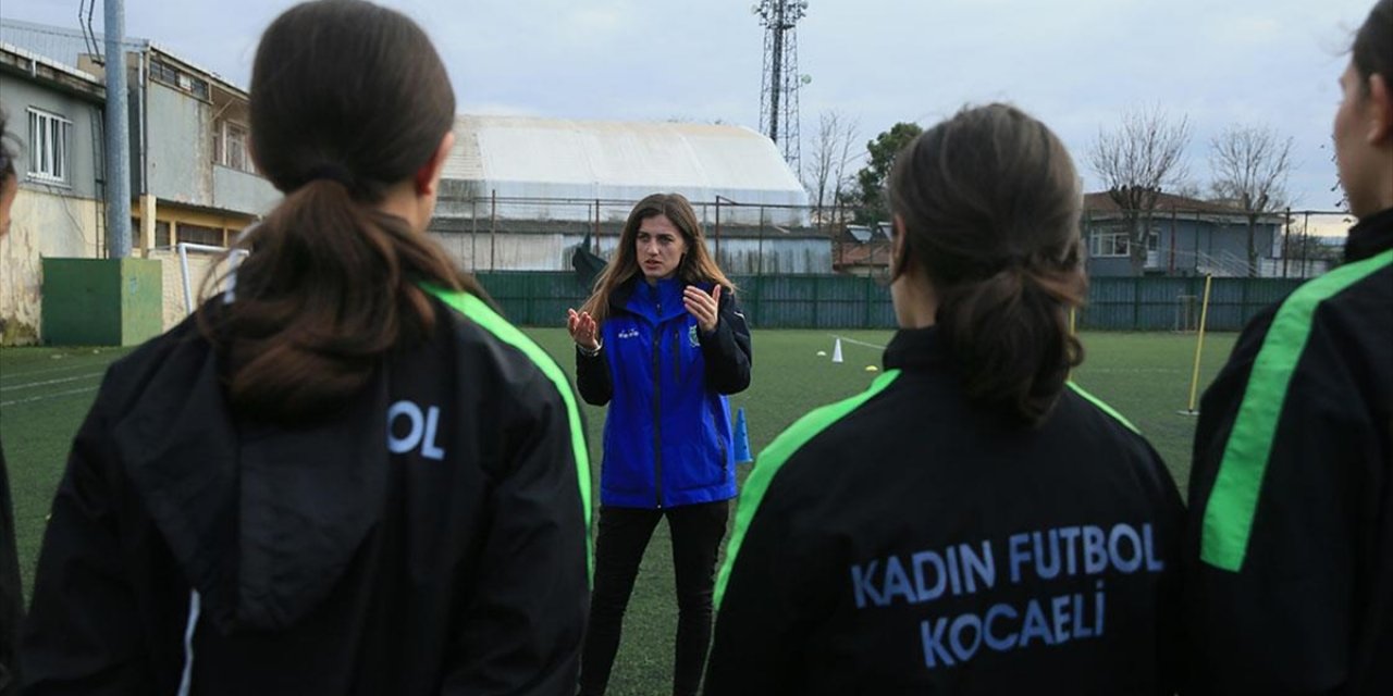 Şüheda Yıldız, "Yarım Kalan Hayalini" Futbolcu Yetiştirerek Tamamlıyor