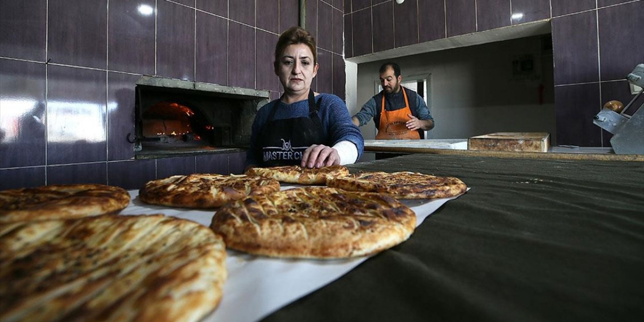 Zorluklara Rağmen "Hatırası Var" Dediği Fırıncılıkta Usta Oldu