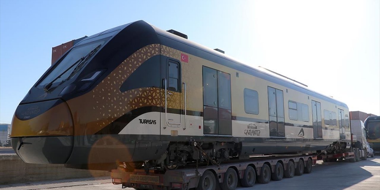 Milli Banliyö Tren Seti Gaziantep'te Raylara Çıktı