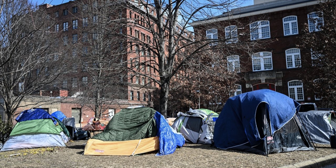 Trump'tan Washington DC Belediye Başkanı'na "Evsiz Kamplarına Karşı Önlem Alması" Çağrısı