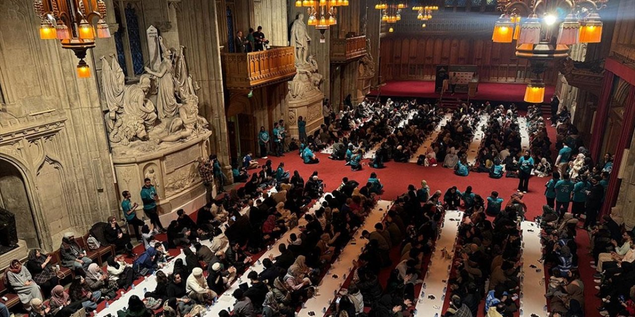 Londra'nın Tarihi Guildhall Binasında Toplu İftar Programı Düzenlendi