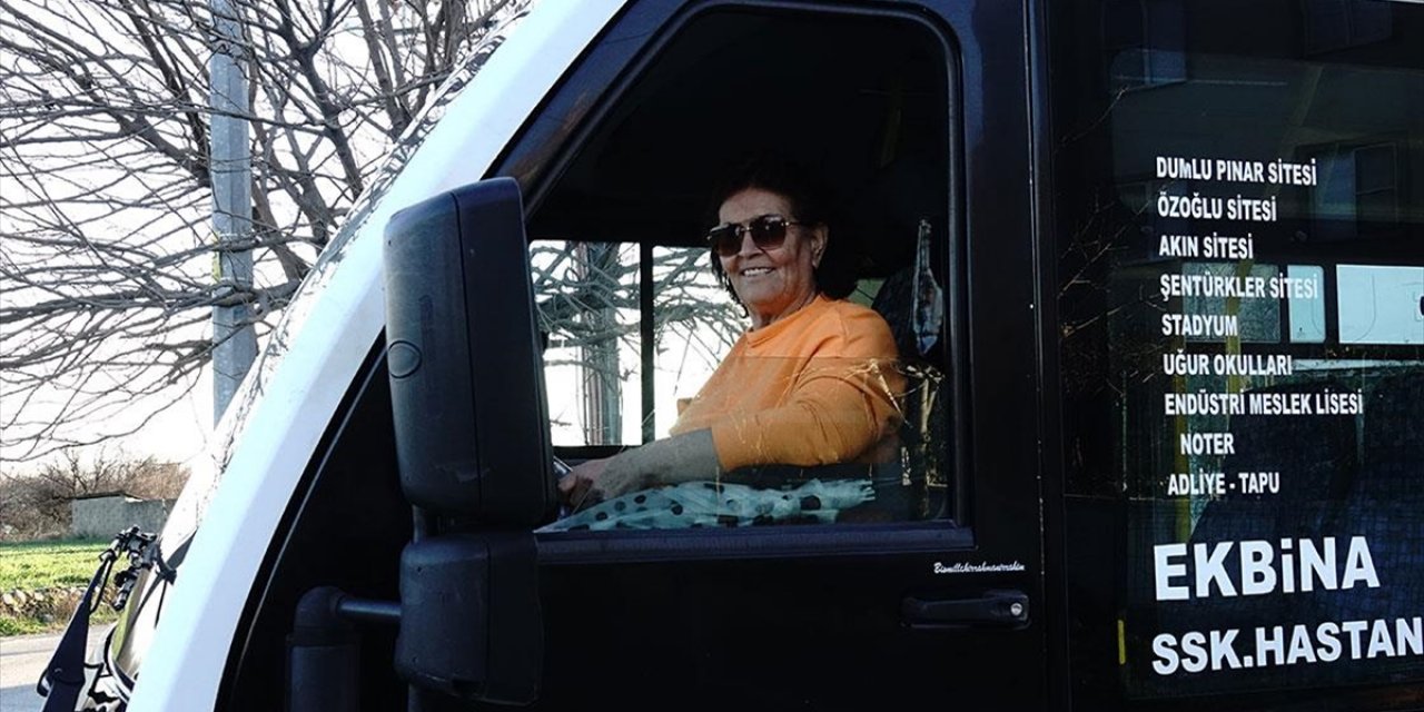 Arkadaşının Önerisiyle Minibüs Şoförü Olan Kadın, Günlük 250 Kilometre Yol Yapıyor