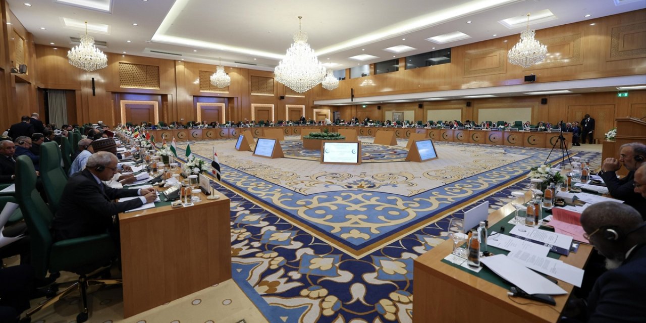 İslam İşbirliği Teşkilatı, Gazze'nin Yeniden İnşasını Destekleyerek, İsrail'den Suriye'den Çekilmesini Talep Etti