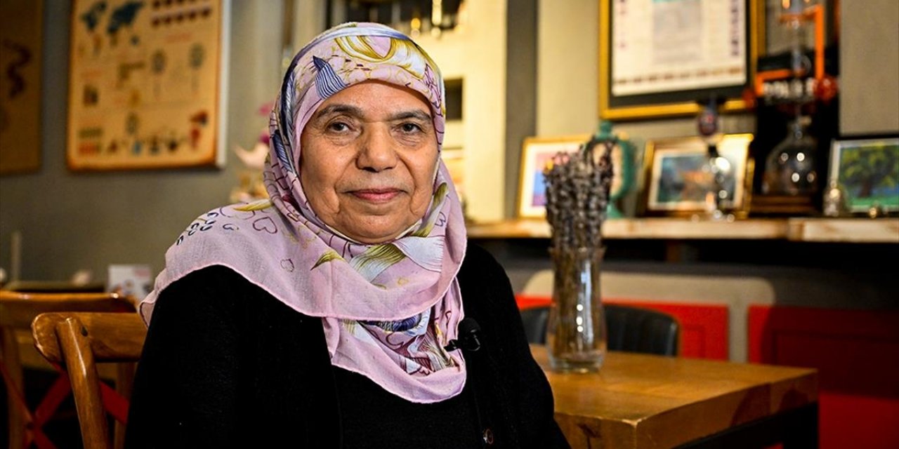 Yeni Nesil Kahve Dükkanında 70 Yaşında Baristalık Yapıyor