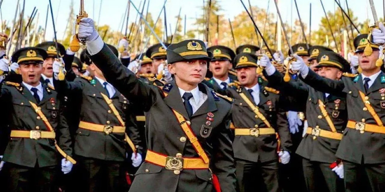 TSK'dan İhraç Edilen Teğmenler Ankara'da Ortak Ev Tuttu