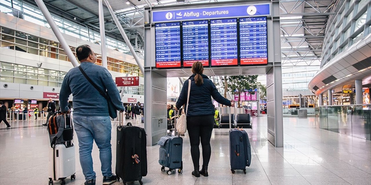 Almanya'da 24 Saatlik Uyarı Grevinin Ardından Büyük Havalimanlarında Uçuşlar Yeniden Başladı