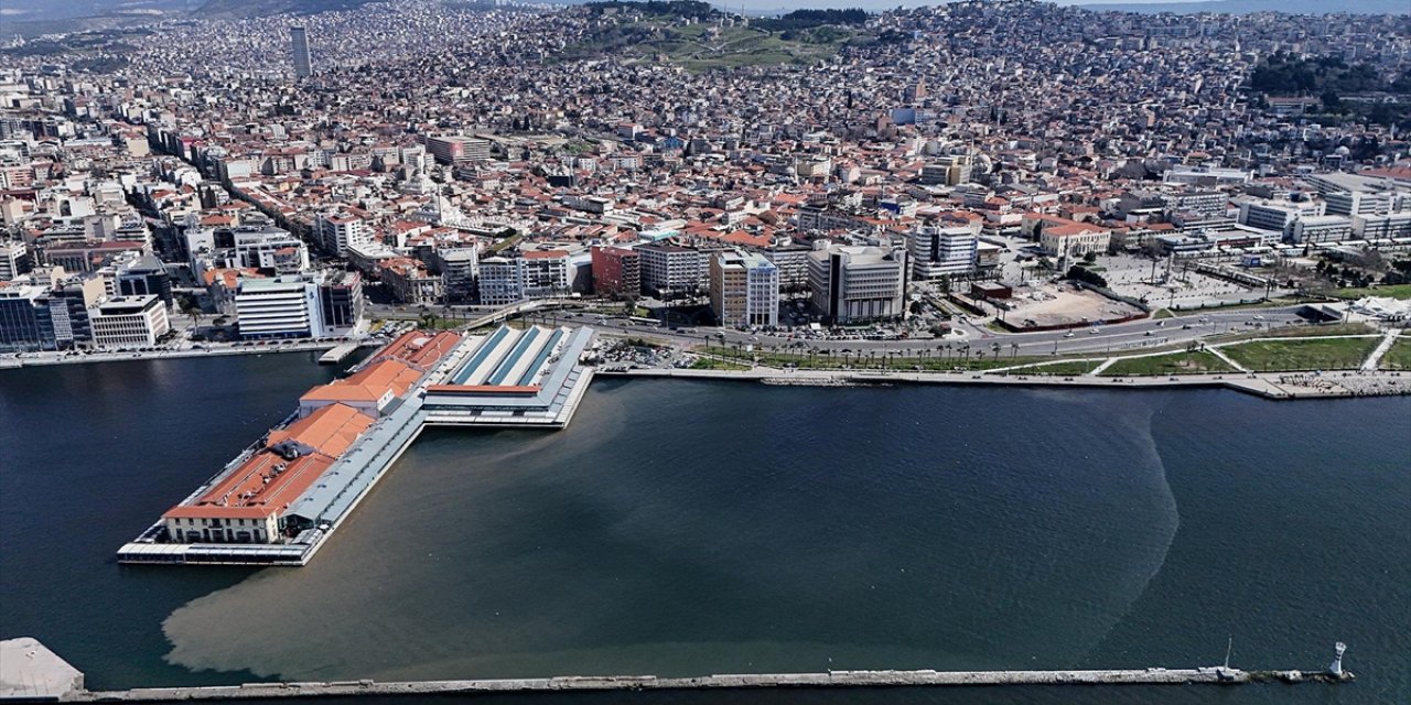 İzmir Körfezi'ne Atık Su Deşarjı Nedeniyle İzsu'ya 3,3 Milyon Lira Ceza