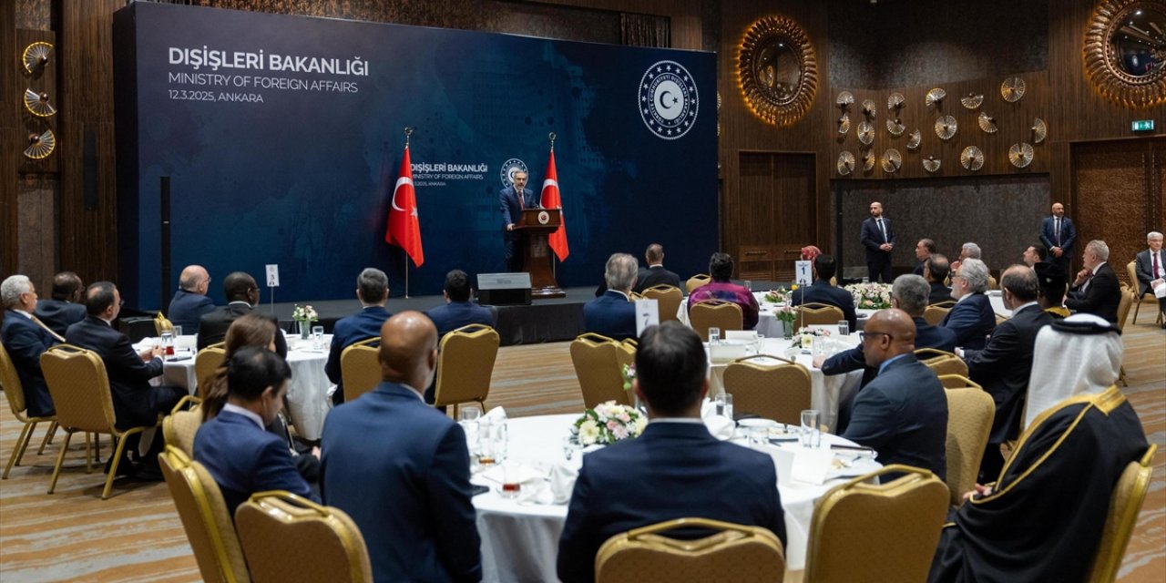 Dışişleri Bakanı Fidan, İslam İşbirliği Teşkilatı Ülkelerinin Büyükelçileriyle İftarda Bir Araya Geldi