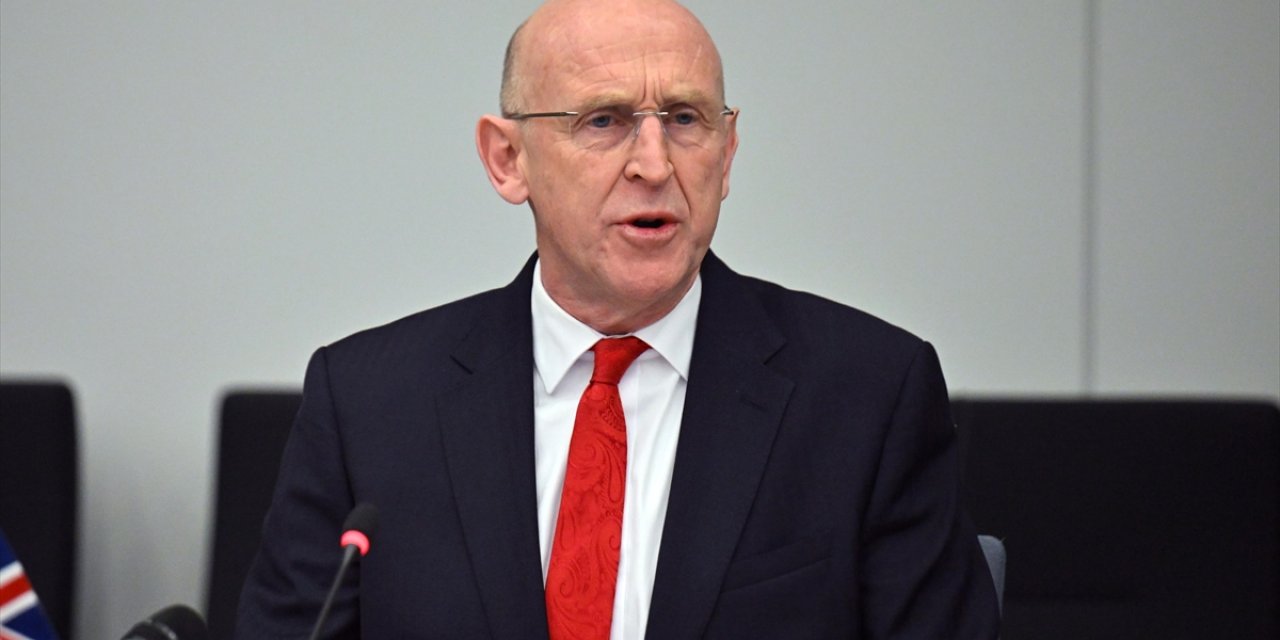 İngiliz Bakan Healey, Putin'e Ukrayna'da "30 Günlük Ateşkes" Fikrini Kabul Etmesi Çağrısı Yaptı