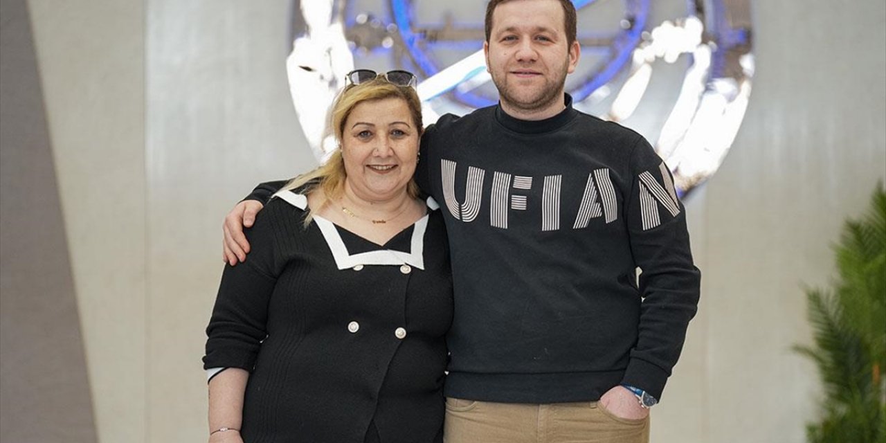 Tesadüfen Fark Ettiği Hastalığını Oğlundan Yapılan Böbrek Nakliyle Yendi