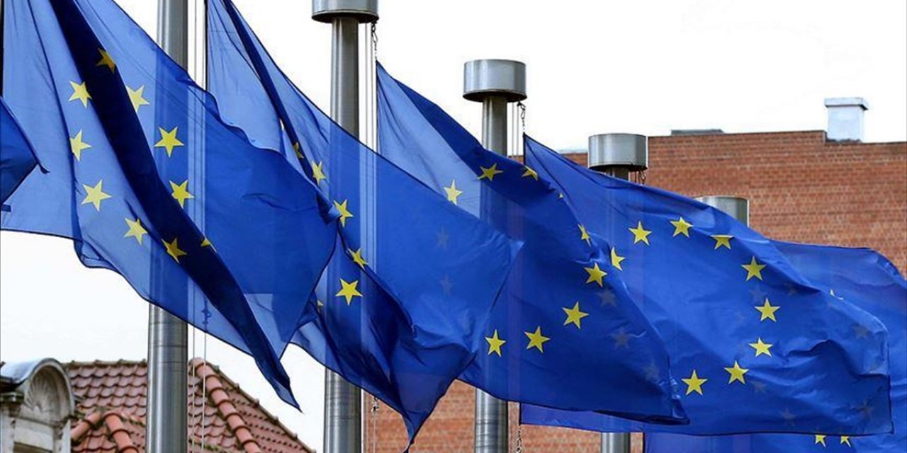 AB, Düzensiz Göçle Mücadelede Eleştirilerin Hedefindeki "Geri Gönderme Merkezlerini" Yasallaştırıyor