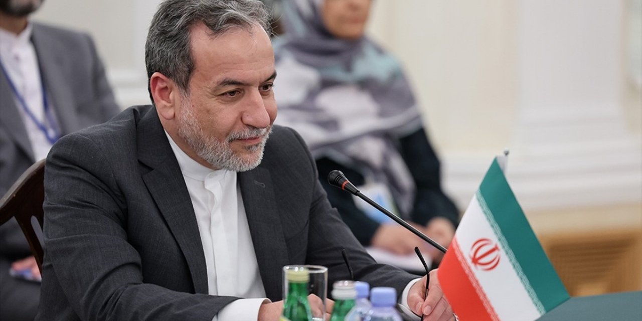 İran Dışişleri Bakanı, Umman Aracılığıyla ABD İle Dolaylı Müzakere İhtimalinin Olduğunu Söyledi