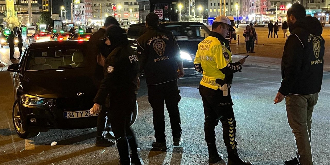 İstanbul'da Polislerden Birçok İlçede Asayiş Uygulaması