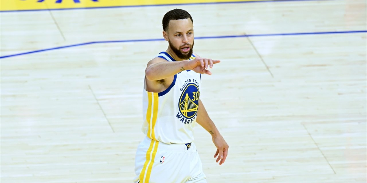 Curry, NBA Tarihinde 4 Bin "Üçlük" Sayısına Ulaşan İlk Oyuncu Oldu