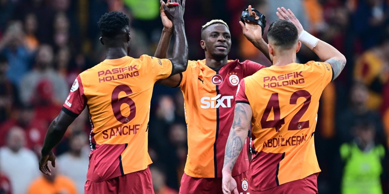 Ligde Yenilgiyi Unutan Lider Galatasaray, Antalyaspor'u Farklı Geçti