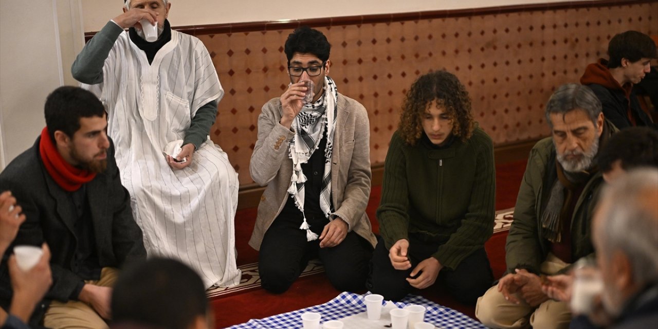 Granada'daki Müslümanlar İçin Ramazanı Burada Geçirmek "Allah'ın Bir Lütfu"