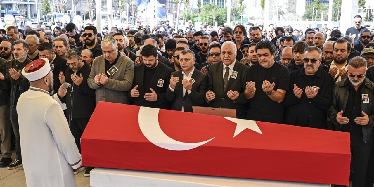 Oyuncu Şinasi Yurtsever İstanbul'da Son Yolculuğuna Uğurlandı