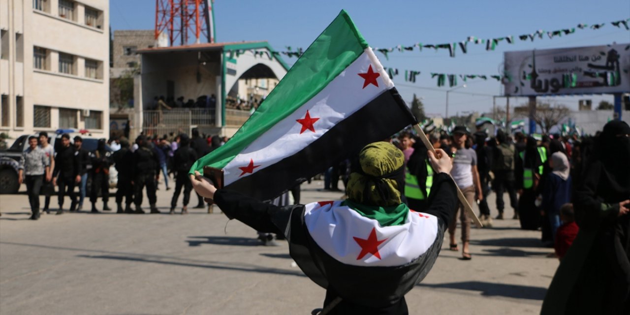 İdlib'de Siviller Devrimin Başlamasının Yıl Dönümünü Kutladı