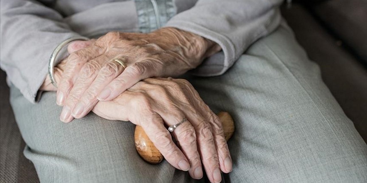 Türkiye'nin Tüm İllerinde Yaşlı Kadınların Sayısı Erkekleri Geçti