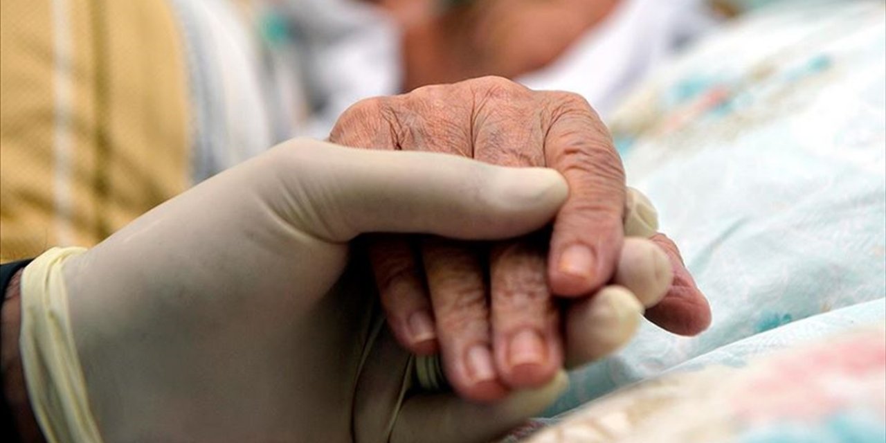 Hanelerin Yüzde 7,8'i En Az 1 Üyesi İçin Evde Bakım Hizmetine İhtiyaç Duydu