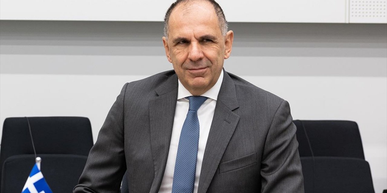 Yunanistan Dışişleri Bakanı'na Göre Kıbrıs Meselesinde Tek Çözüm Adanın Birleşmesi