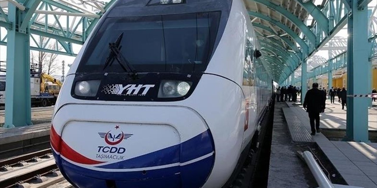 TCDD, Otla Mücadele Kapsamında Tren Yollarında İlaçlama Yapacak