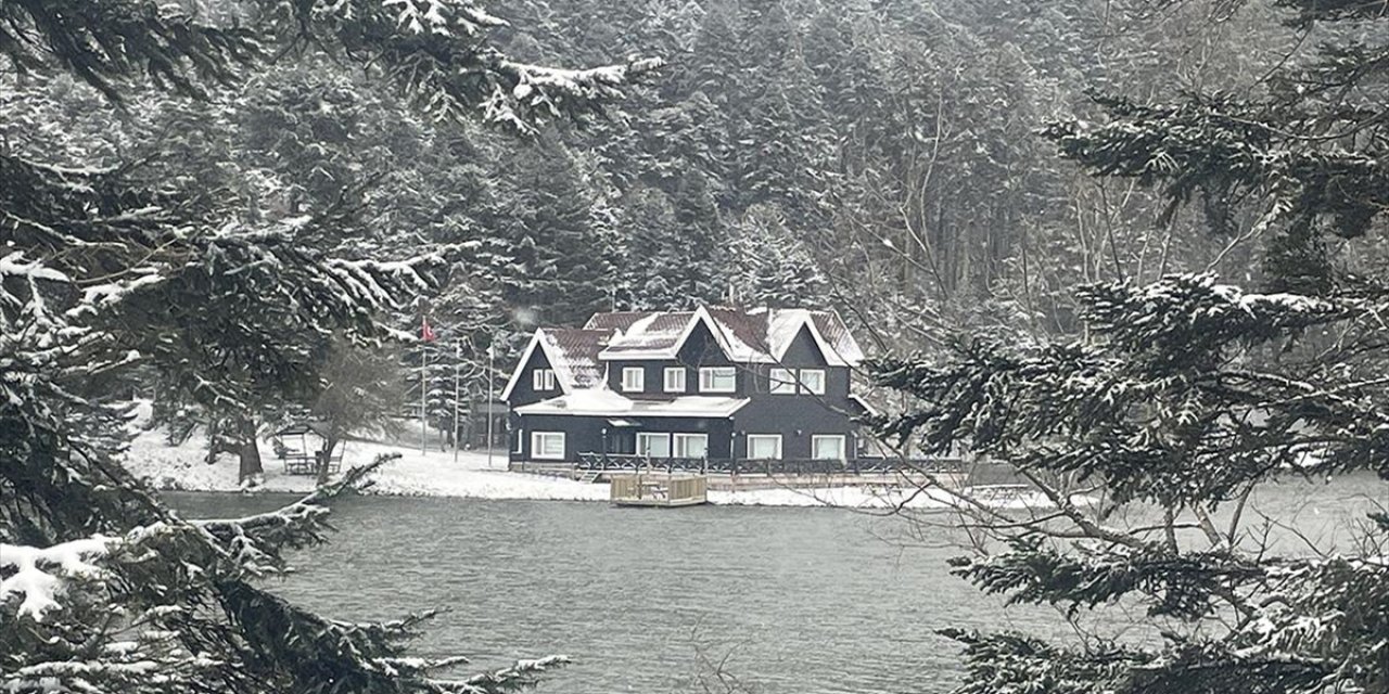 Gölcük Tabiat Parkı Martta Yağan Karla Farklı Bir Güzelliğe Büründü