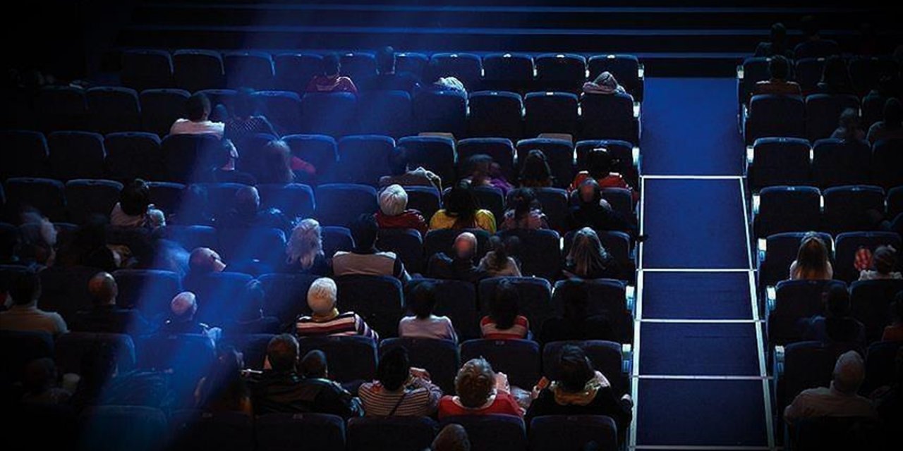 "Lee" İle "Yüzüklerin Efendisi" Serisinden İki Film Yeniden Vizyonda