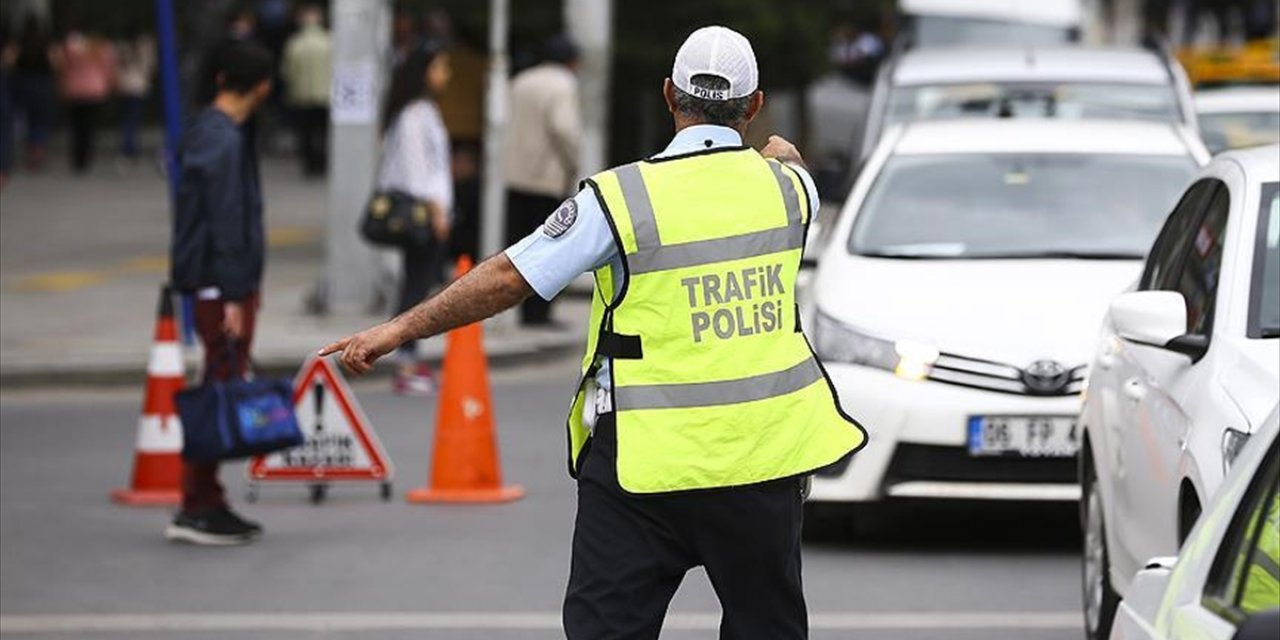 İstanbul'da Bazı Yollar Trafiğe Kapatıldı