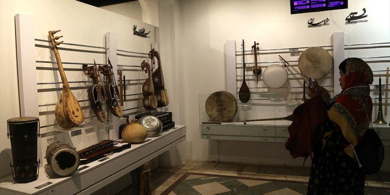 İsfahan Müzik Müzesi’nde Dünyanın Çeşitli Kültürlerine Ait Eski ve Yeni Müzik Aletleri Sergileniyor