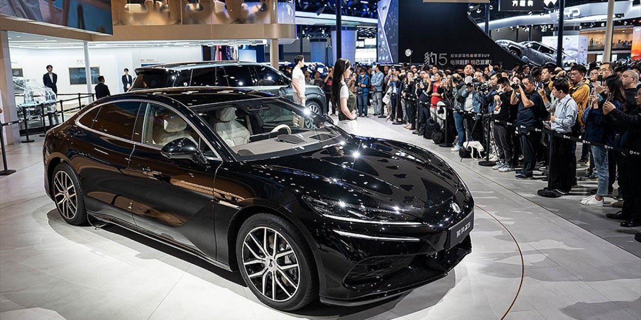 Çin'deki Elektrikli Araç Satışları Dünyanın Geri Kalanını İkiye Katladı