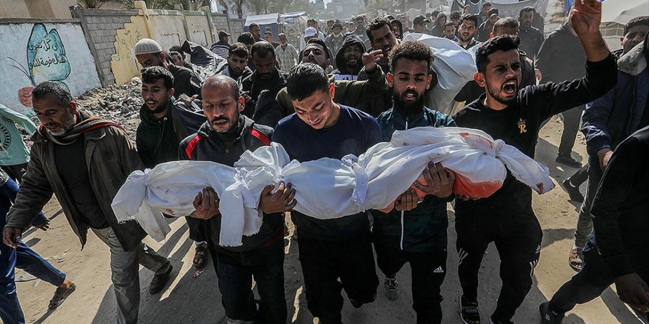 İsrail Ordusunun Gece Boyu Gazze'ye Düzenlediği Saldırılarda 20 Filistinli Öldü