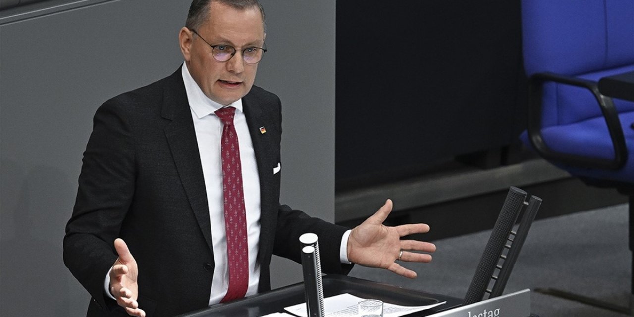 Almanya'da Yapılan Ankette Aşırı Sağcı AfD'nin Oy Oranı Yüzde 23,5'e Yükseldi