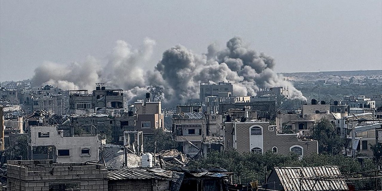 İsrail'in Gazze Şeridi'ne Düzenlediği Saldırılarda En Az 12 Filistinli Hayatını Kaybetti