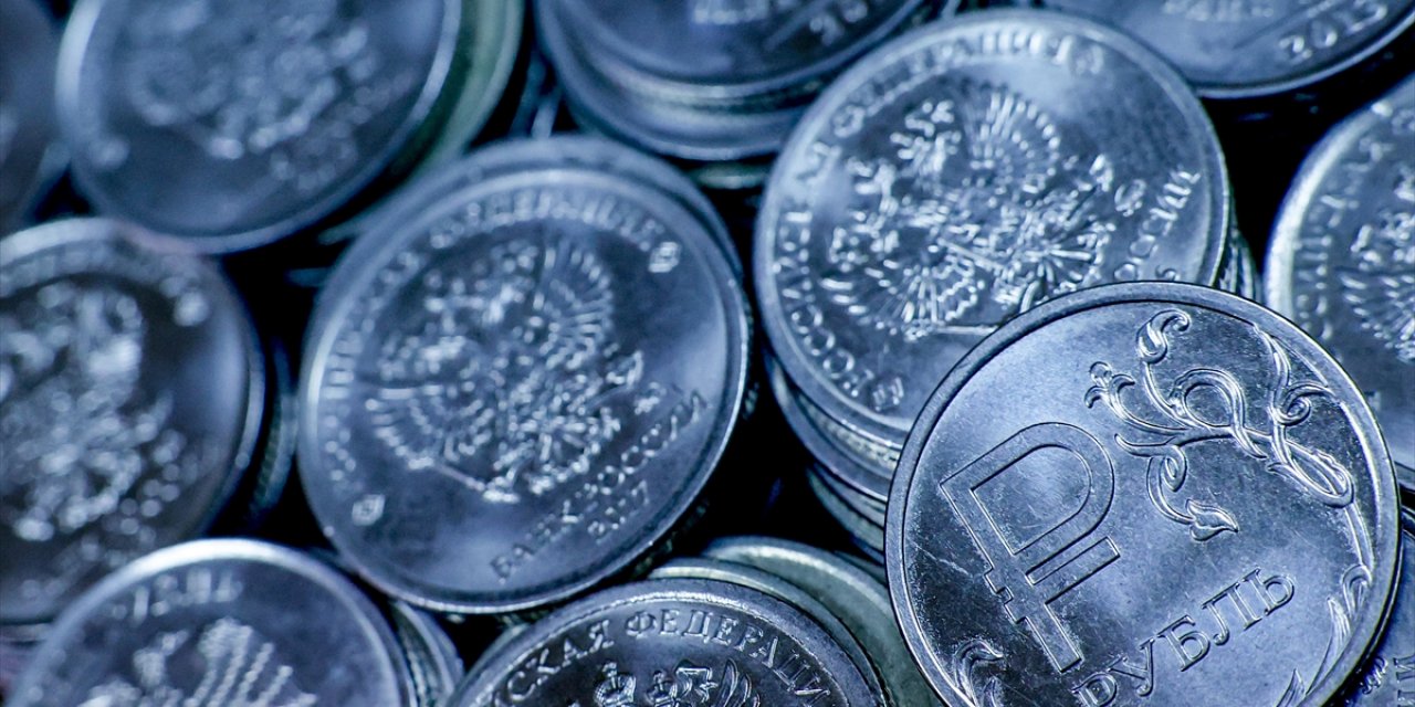 Rus Ekonomisi 2024'te 200 Trilyon Ruble Büyüklüğe Ulaştı