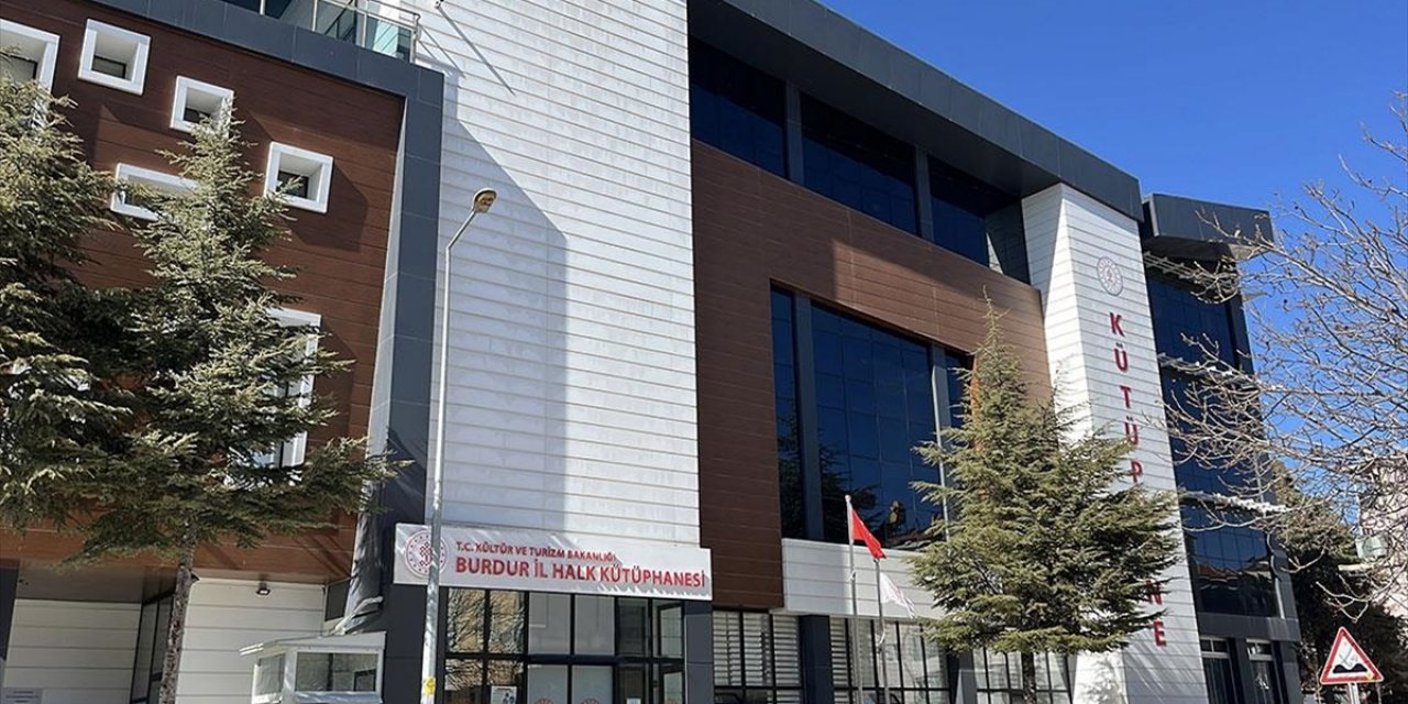 Dünyanın En İyi 7 Kütüphanesi Arasına Giren Burdur Halk Kütüphanesi Yenilikçi Çalışmalarını Sürdürecek