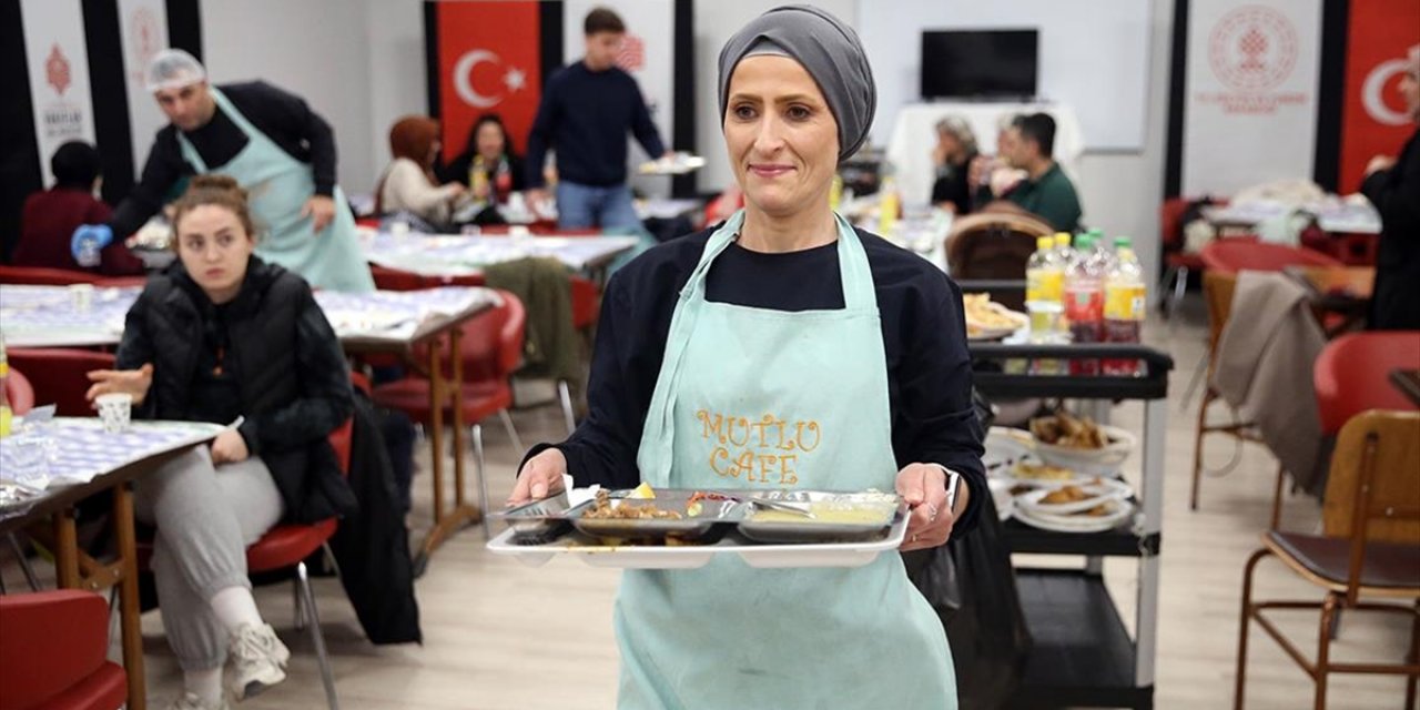 Gümüş Ailesi İftarda Özel Bireylerin En Büyük Destekçisi Oldu