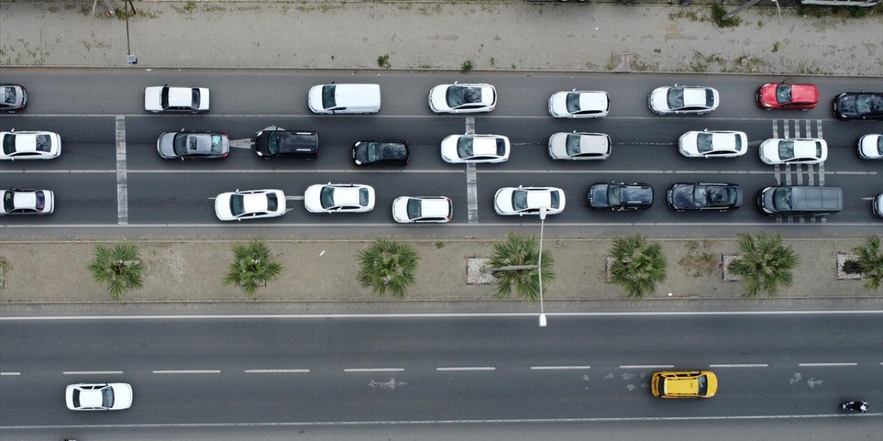 İçişleri Bakanı Yerlikaya'dan "Trafik Kurallarına Uyalım" Çağrısı