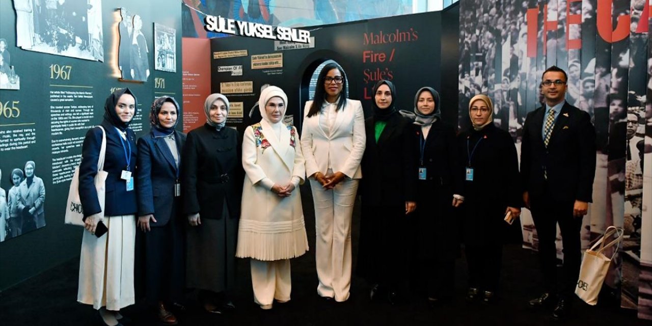 New York'taki Yankılar Sergisi, Malcolm X Ve Şenler'in "Benzer Mücadelelerini" Anlatıyor