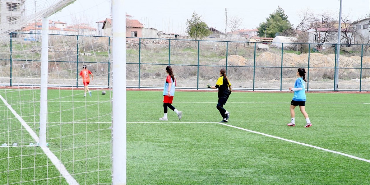 Kadın Milli Futbol Takımı'nın Geleceği Bölge Seçmeleriyle Şekilleniyor