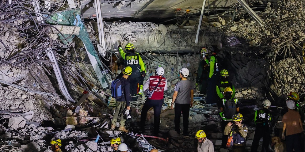 Myanmar'daki Depremlerde Can Kaybı Sayısı 3 Bin 85'e Yükseldi