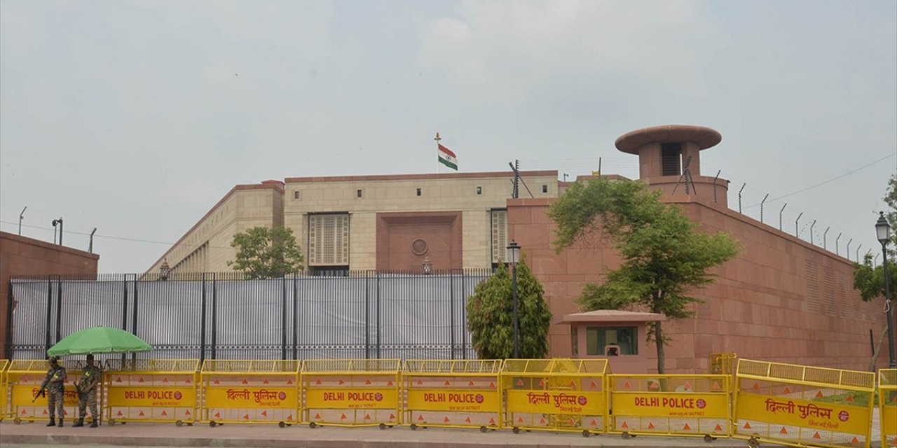 Hindistan'da Merkezi Hükümetin Müslüman Vakıflar Hakkındaki Tasarısı Parlamentonun Alt Kanadından Geçti