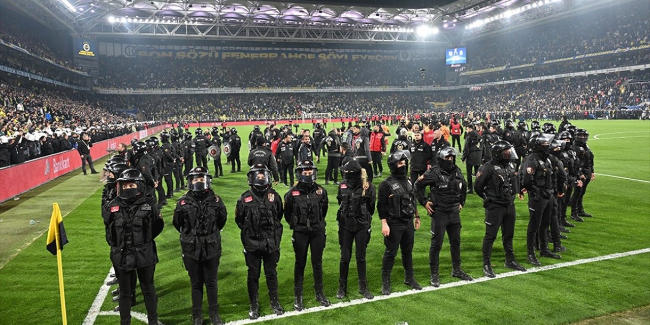 Fenerbahçe-Galatasaray Derbisinde Taşkınlık Yapan 43 Kişi Hakkında İşlem Başlatıldı