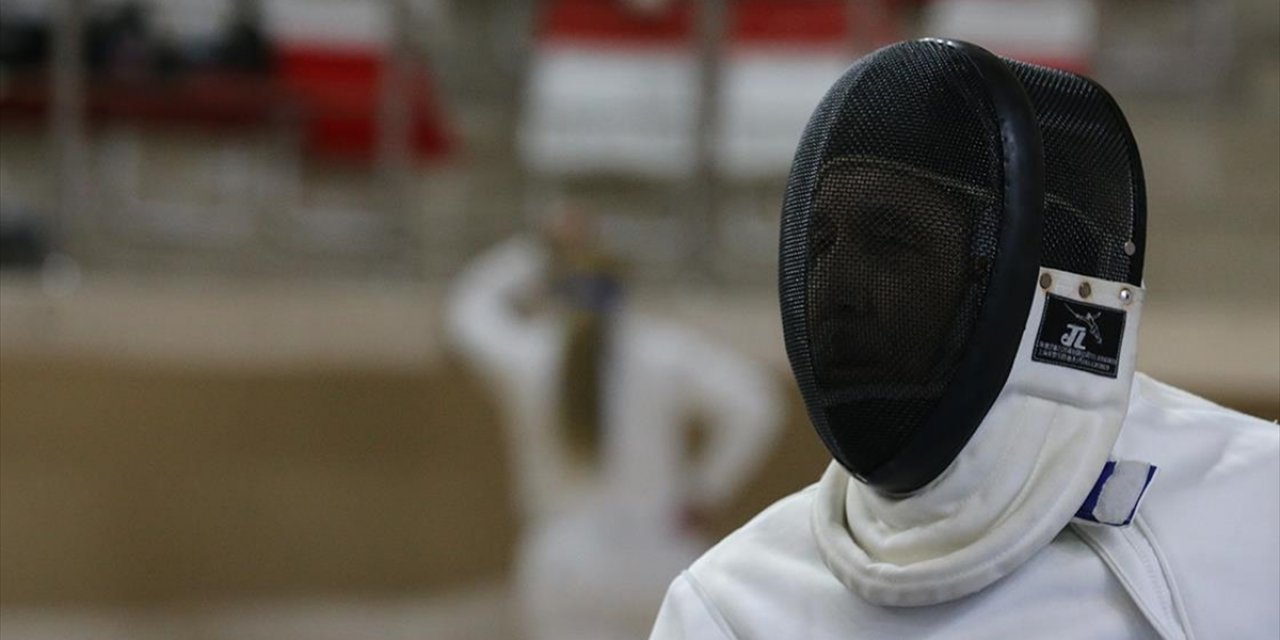 Veteran Eskrimci, Yetişkinler Arasında Sporun Yaygınlaşması İçin Mücadele Ediyor