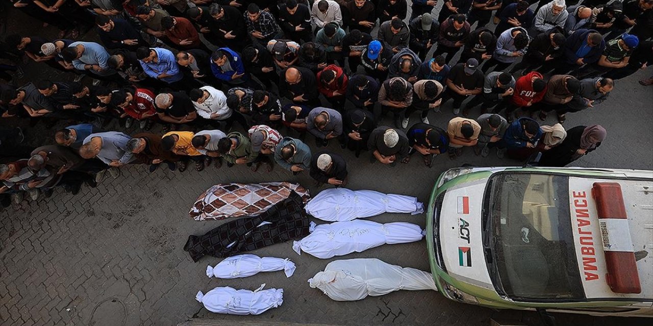 İsrail'in Gazze Şeridi'ne Son 24 Saatte Düzenlediği Saldırılarda 100 Kişi Hayatını Kaybetti