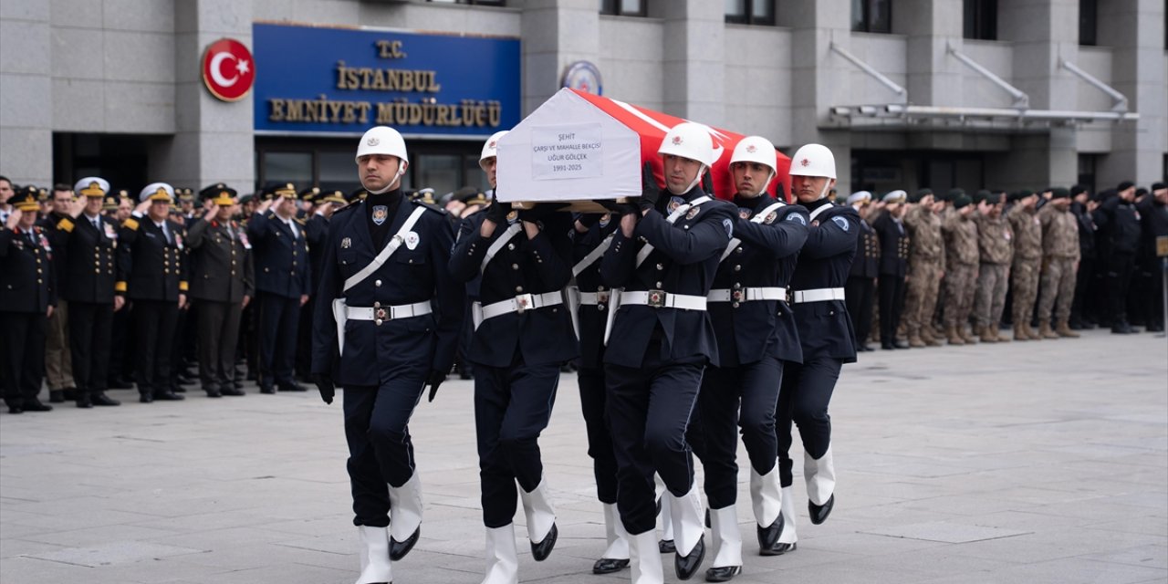 Bağcılar'da Silahla Yaralandıktan Sonra Şehit Olan Bekçi Uğur Gölçek Son Yolculuğuna Uğurlandı