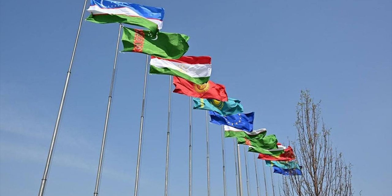 Özbekistan'ın Tarihi Semerkant Şehrinde Yarın Birinci AB-Orta Asya Zirvesi Başlıyor