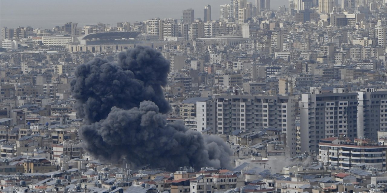 İsrail Ordusunun Lübnan'ın Sayda Kentinde Bir Binadaki Daireye Düzenlediği Saldırıda Aynı Aileden 3 Kişi Öldü
