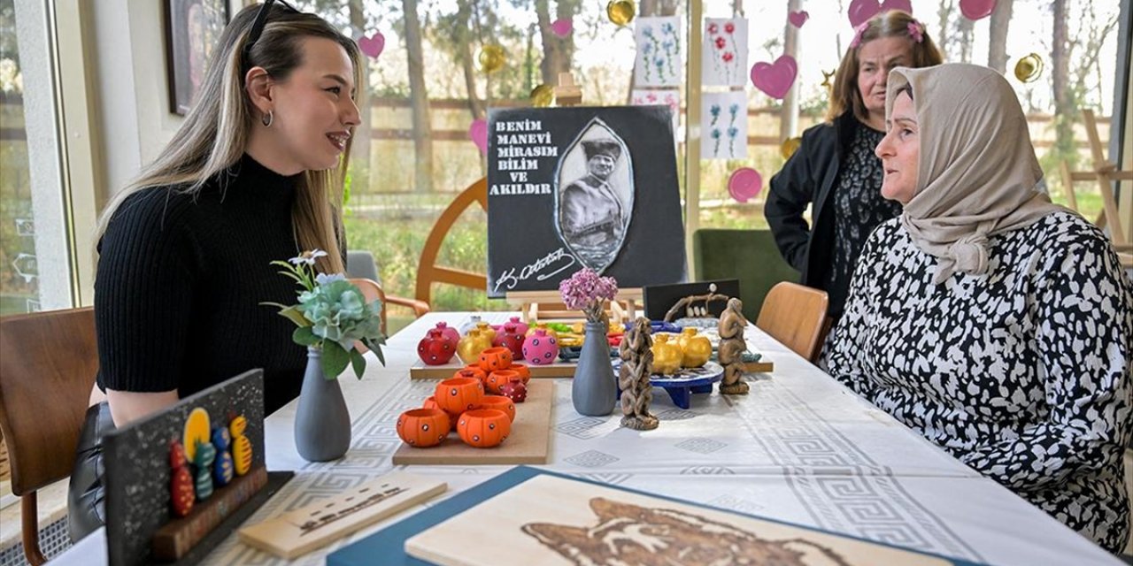 Üniversite Öğrencileri, Huzurevi Sakinlerine "Yaren" Oldu