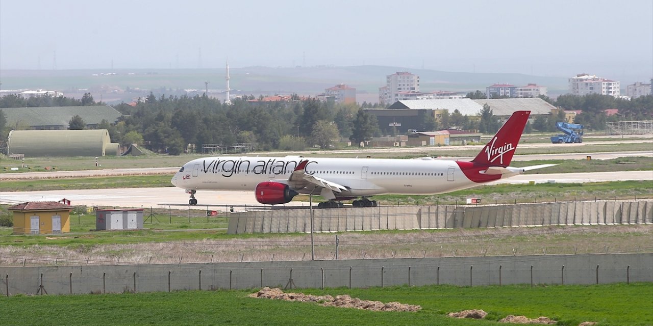İngiltere'den Hindistan'a Giderken Rahatsızlanan Yolcu İçin Diyarbakır'a Acil İniş Yapan Uçak Havalandı